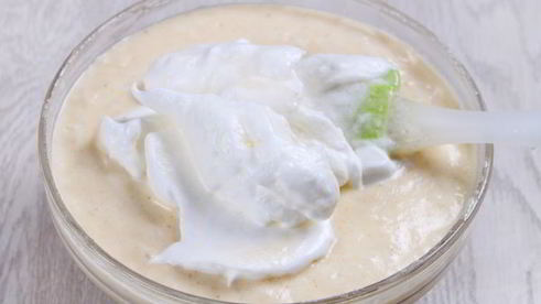 манник с черной смородиной