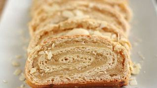 Марципановый рулет