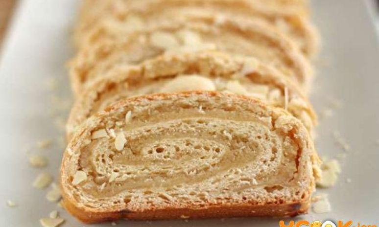 Рецепт марципанового рулета