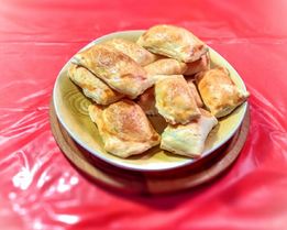 Несладкие слойки с щавелем и творогом