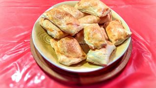 Несладкие слойки с щавелем и творогом