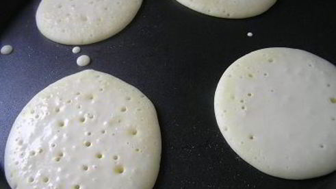 апельсиновые оладьи с лаймовым соусом