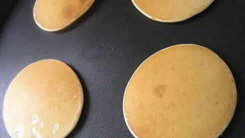 апельсиновые оладьи с лаймовым соусом