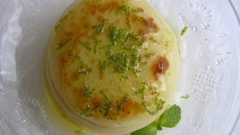 апельсиновые оладьи с лаймовым соусом