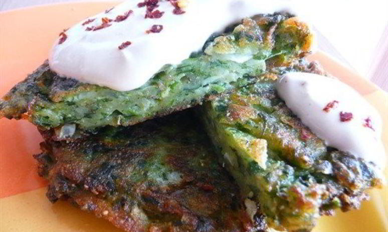 Рецепт оладий из картофеля, кабачков и шпината