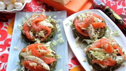 оладьи из шпината с лососем и сыром