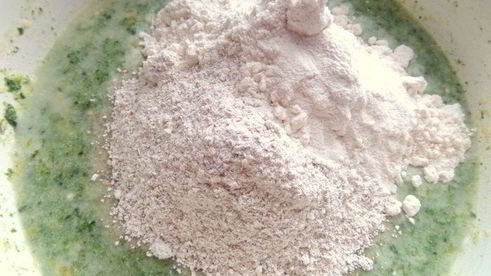 оладьи из шпината с лососем и сыром