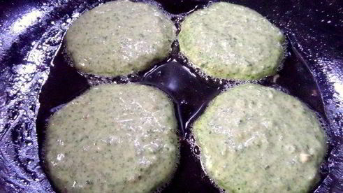 оладьи из шпината с лососем и сыром