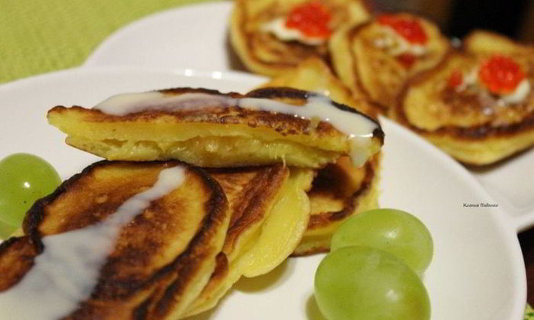 Рецепт оладий с персиками и без