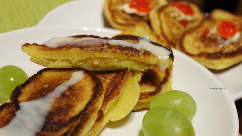 оладьи с персиками и без