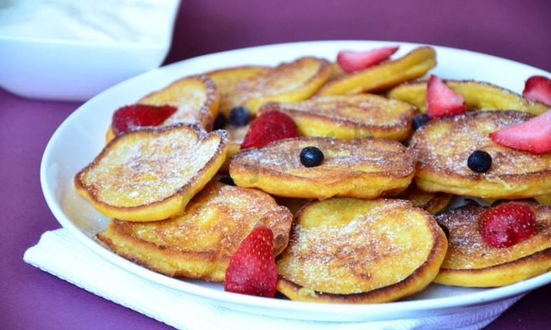 Рецепт оладий с тыквенным пюре и яблоками на сметане