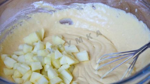 оладьи с тыквенным пюре и яблоками на сметане