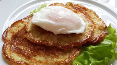 овсяные оладьи с яйцом-пашот