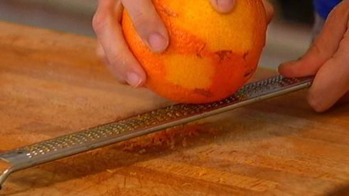 сладкие оладушки с ягодами и йогуртом