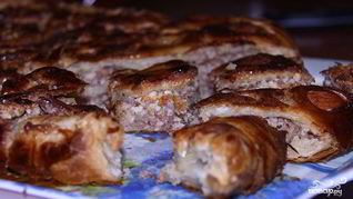 Пахлава из слоеного теста