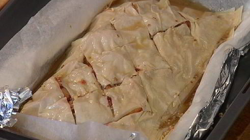 пахлава со сливами и лавандой