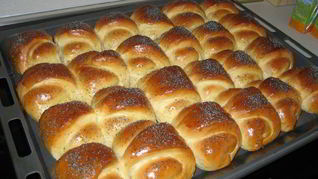 Дрожжевые рогалики