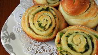 Луково-чесночные рогалики
