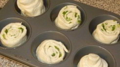 луково-чесночные рогалики