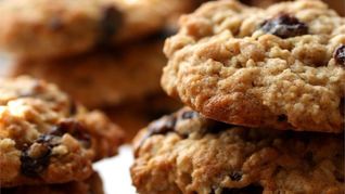 Овсяное печенье с изюмом и корицей