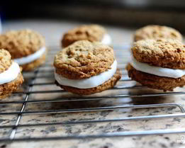 Овсяное печенье с молочным кремом