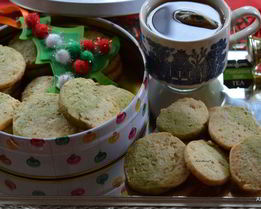 Печенье с чаем матча