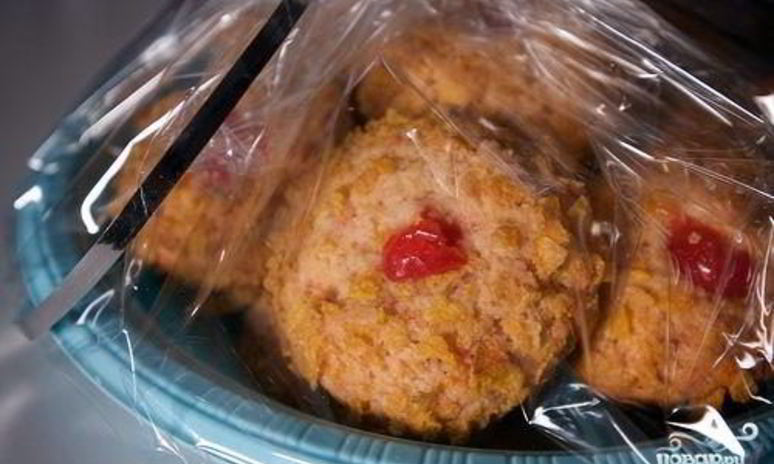 Рецепт печенья с орехами и мараскиновой вишней