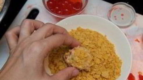 печенье с орехами и мараскиновой вишней