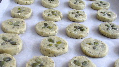 печенье с тыквенными семечками и розмарином