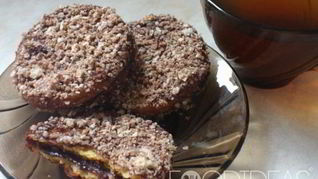 Печенье в шоколадной глазури