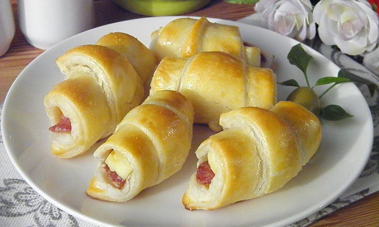 Рецепт рогаликов из слоеного бездрожжевого теста