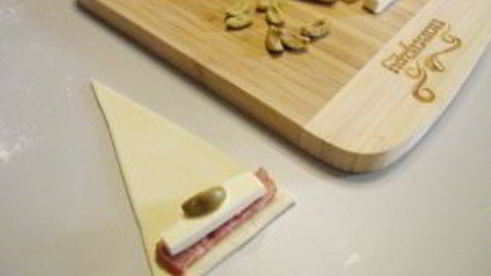 рогалики из слоеного бездрожжевого теста