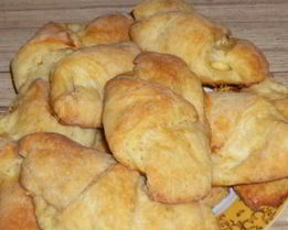Рогалики из творожного теста с яблоками