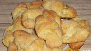 Рогалики из творожного теста с яблоками