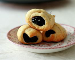 Рогалики с черносливом