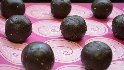 шоколадно-ореховое печенье с сюрпризом