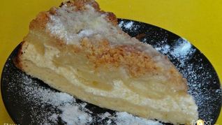 Грушевый пирог с хрустящей посыпкой