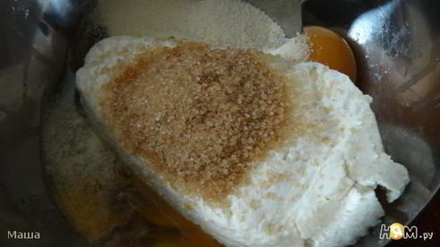 грушевый пирог с хрустящей посыпкой