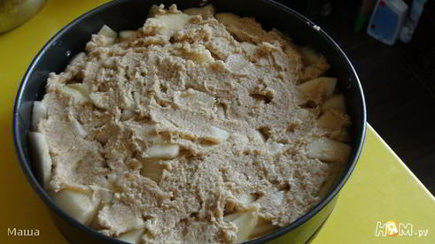 грушевый пирог с хрустящей посыпкой