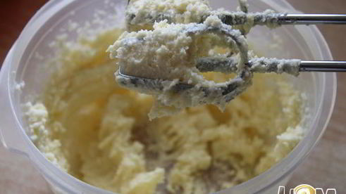 грушевый пирог с миндалем и шоколадом