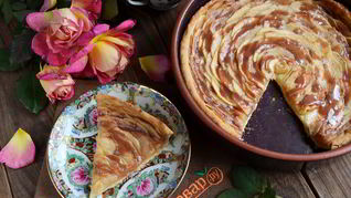 Карамельный яблочный пирог Роза