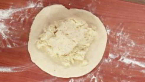 осетинский пирог с сыром сулугуни