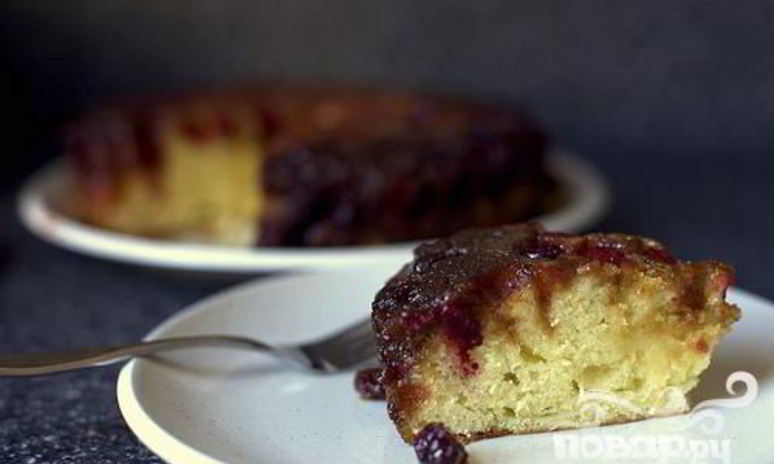 Рецепт перевернутого пирога с клюквой и карамелью