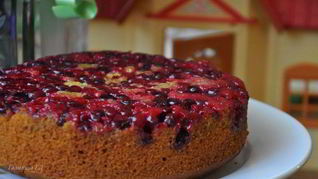 Перевернутый тыквенный пирог с клюквой