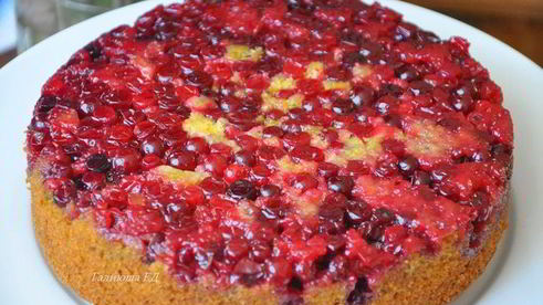 перевернутый тыквенный пирог с клюквой