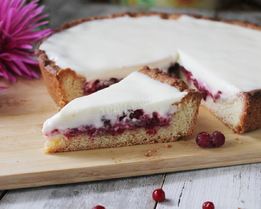 Песочный пирог с брусникой