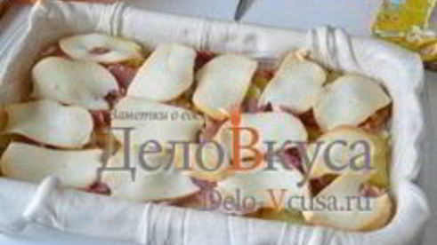 пирог из слоеного теста с картошкой, прошутто и сыром скаморца