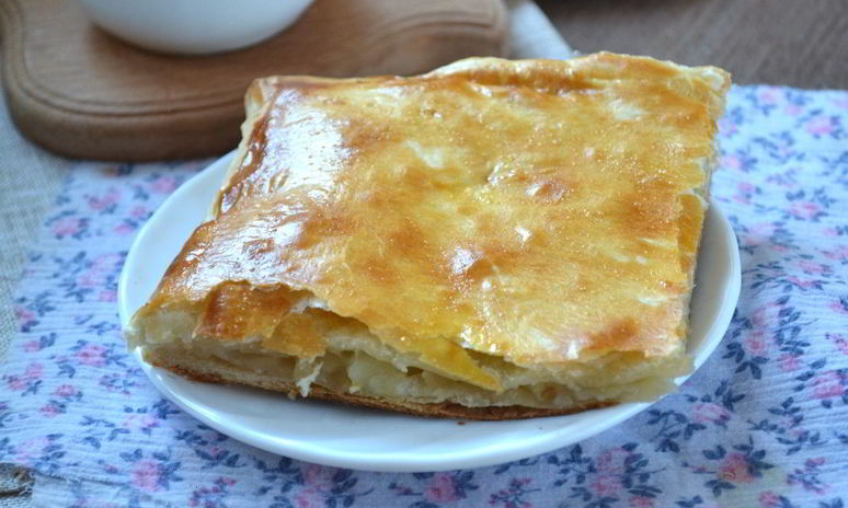 Рецепт пирога из слоеного теста с яблоками