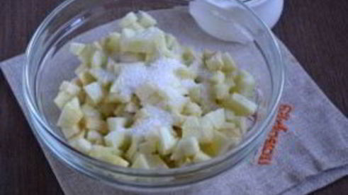 пирог из слоеного теста с яблоками