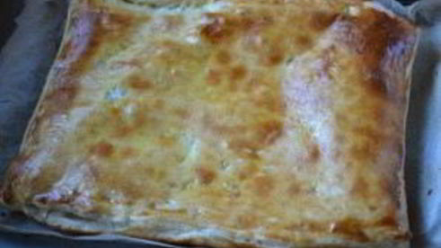 пирог из слоеного теста с яблоками